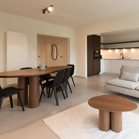 Cozy Seaside Apartment *